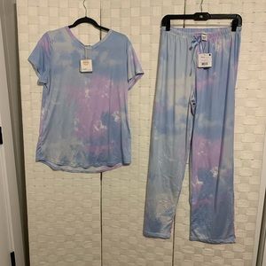 Fashion by Mirabeau Lounge Set.